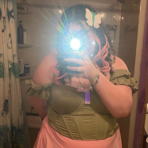Profile Picture of Josephine Daniels (@joslovesyou) on Poshmark