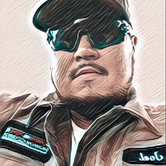 Profile Picture of Joel Rosas (@joelh3) on Poshmark