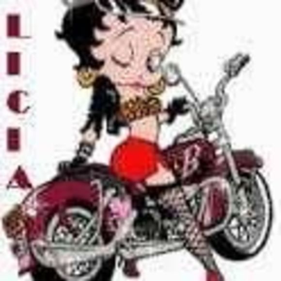 Profile Picture of Maria alicia campos Campos (@bellds12) on Poshmark