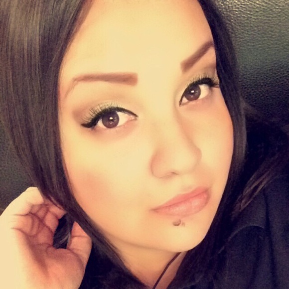 Profile Picture of Brittany Levario (@muffinyips) on Poshmark