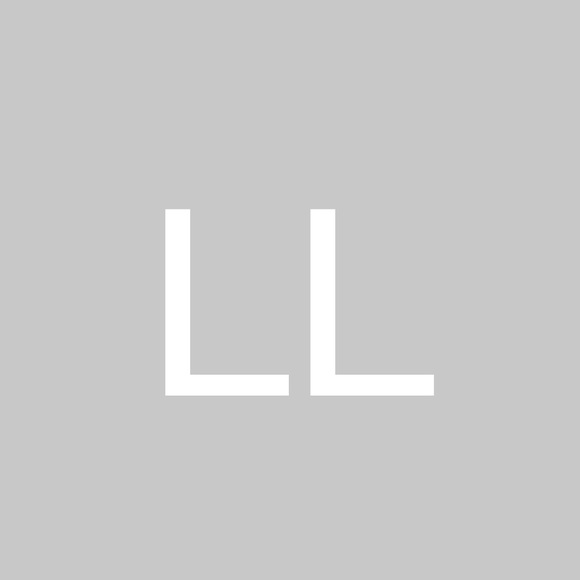 Profile Picture of Lucymart8 Lucymart8 (@lucymart87656) on Poshmark