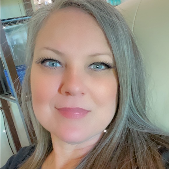 Profile Picture of Terri Dixon (@terridixon681) on Poshmark