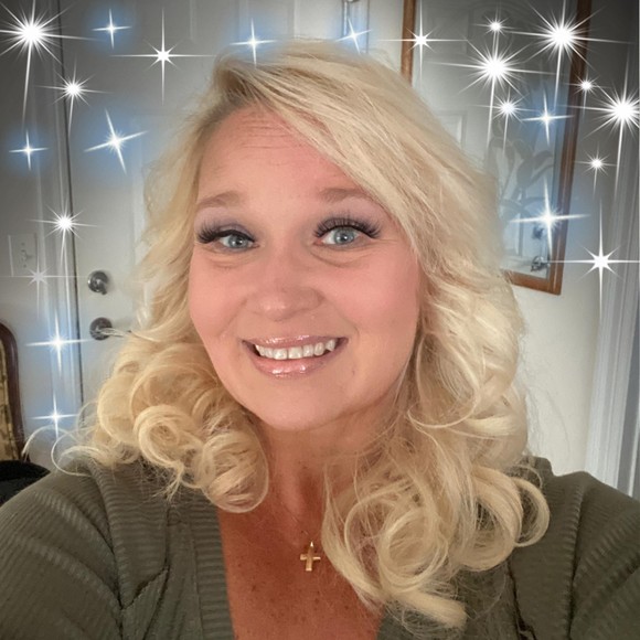 Profile Picture of Kathy Walters (@kathyw8405) on Poshmark