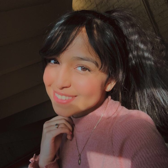 Profile Picture of Alison Arevalo (@alison_arevalo3) on Poshmark