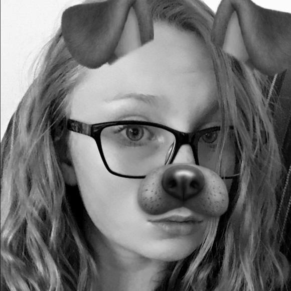 Profile Picture of Londyn Fields (@paris_87011) on Poshmark