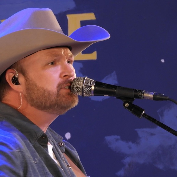 Profile Picture of Eldon Huff (@eldonhuff) on Poshmark