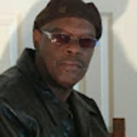 Profile Picture of Mark Handy (@mark_handy) on Poshmark