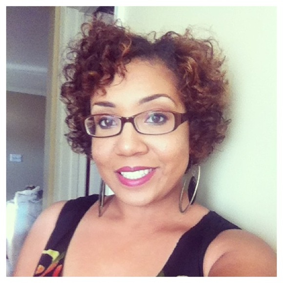 Profile Picture of Lacretia Baskfield (@coalescemua) on Poshmark