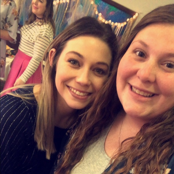 Profile Picture of Marki Dethloff (@markidethloff24) on Poshmark