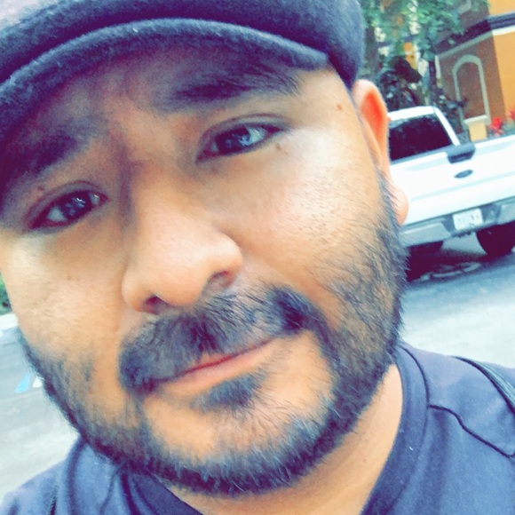 Profile Picture of David Jimenez (@davejcab) on Poshmark