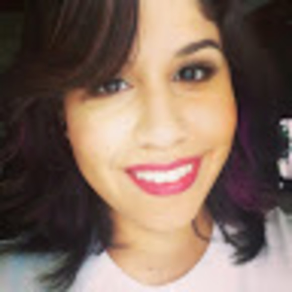 Profile Picture of Daniela Gomez (@danielagomez221) on Poshmark