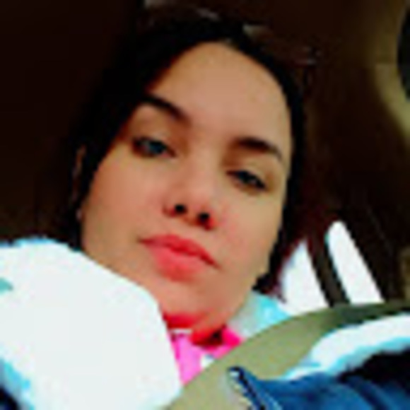 Profile Picture of Anisleydis Perez (@chychy2421) on Poshmark