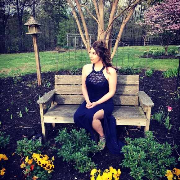Profile Picture of Lindsey Acree (@lindsacree) on Poshmark
