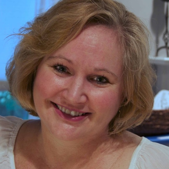 Profile Picture of Margot Holloman (@margotholloman) on Poshmark