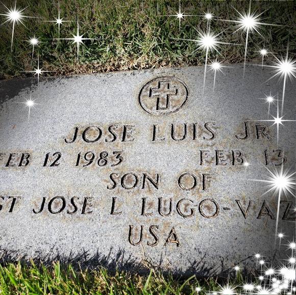 Profile Picture of Zoe Lugo (@lugo3575) on Poshmark