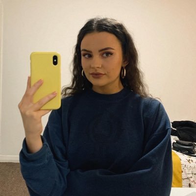 Profile Picture of Nicole (@NicoleCook97) on Twitter