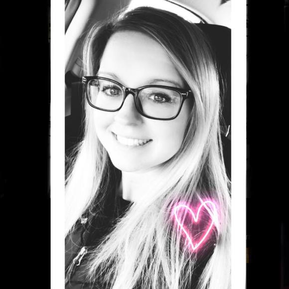Profile Picture of Amanda Baldwin (@atnt718) on Poshmark