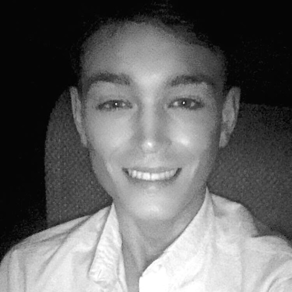 Profile Picture of Blake Cadger (@blakecadger) on Poshmark