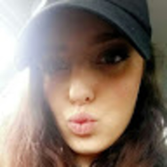 Profile Picture of Mew Mew (@mew_mew6) on Poshmark