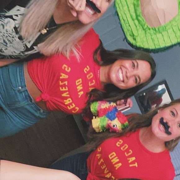 Profile Picture of Taylor Summers (@taylsummers) on Poshmark