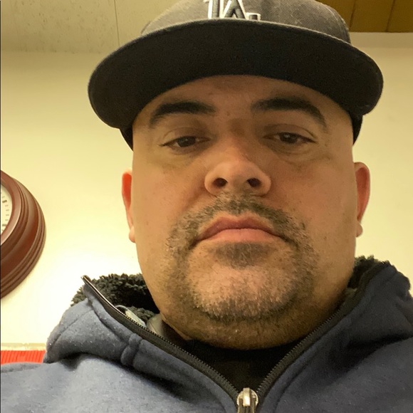 Profile Picture of Juan Angulo (@juanangulocota) on Poshmark