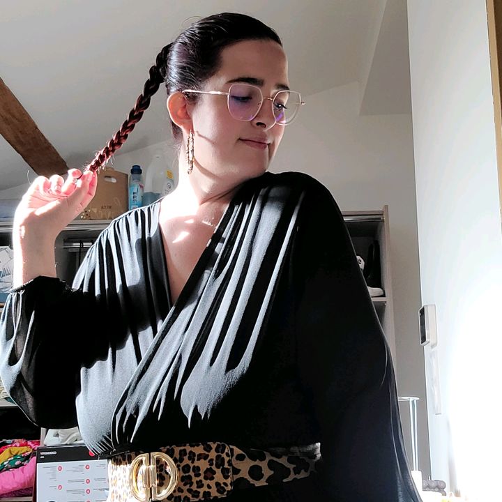 Profile Picture of   Vidéo YouTube en ligne... (@ameliemanas) on Tiktok
