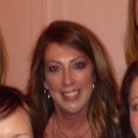 Profile Picture of Cindy Burgess (@clburgess) on Poshmark