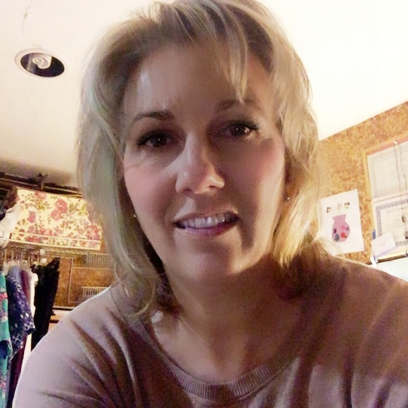 Profile Picture of Diane Chisholm (@dchis67) on Poshmark