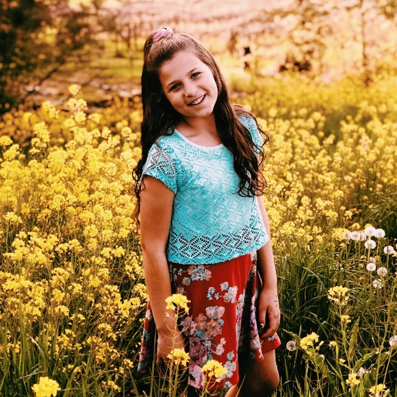 Profile Picture of Naveya Crefeld (@naveya314) on Poshmark