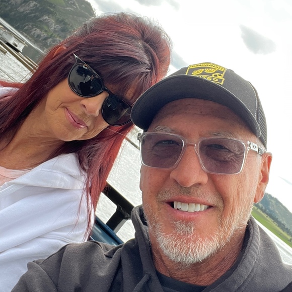 Paula Thurston - Poshmark Profile Picture of Paula Thurston (@msmasue) on Poshmark