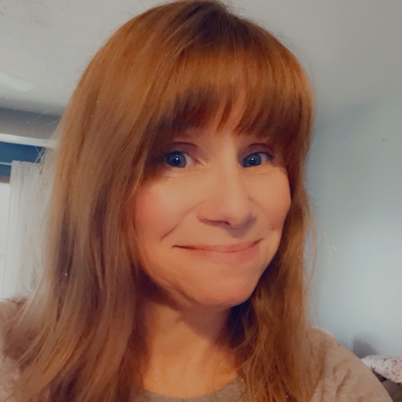 Profile Picture of Jenny Ouding (@jenny_ouding) on Poshmark