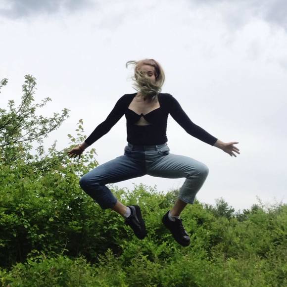 Profile Picture of Emily Detroy (@eadetroy) on Poshmark