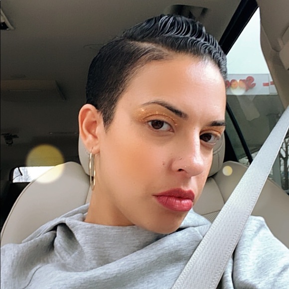 Profile Picture of Rhea Boxill (@rboxill1123) on Poshmark