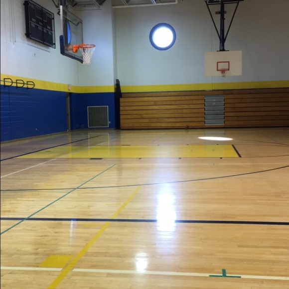 Profile Picture of Cassandra Siegel (@cass_siegs) on Poshmark