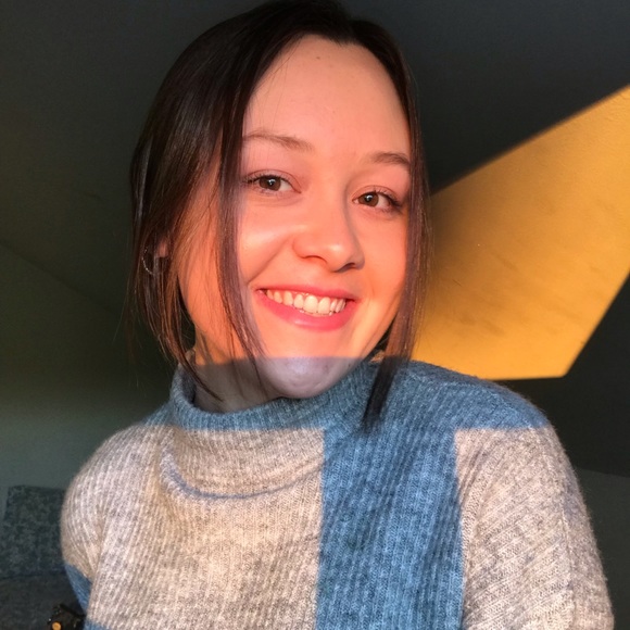 Profile Picture of Sarah Remolino (@sarahrem) on Poshmark