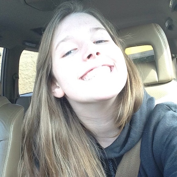 Profile Picture of Darby Quinn (@darbyequinn) on Poshmark