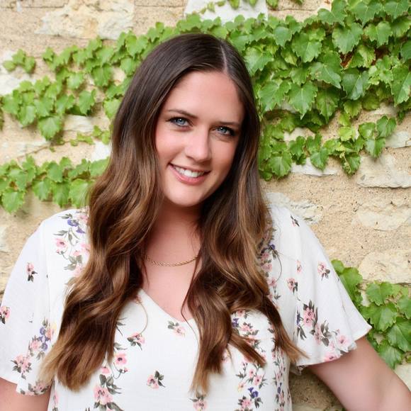 Profile Picture of Kristi Shogren (@kshogs31) on Poshmark
