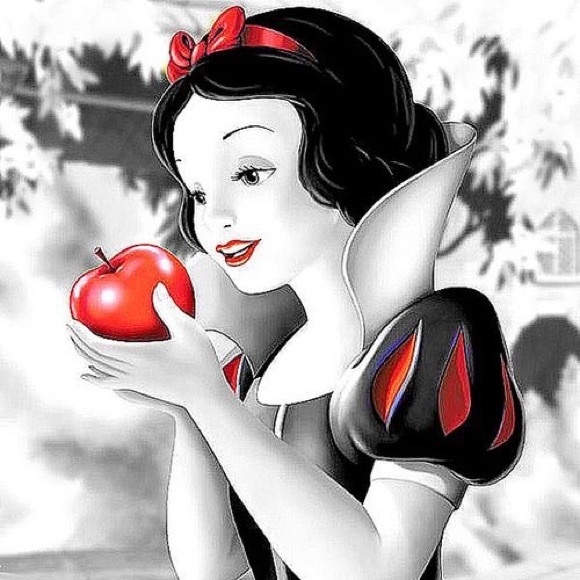 Profile Picture of Keri Goettsche (@kerianne913) on Poshmark