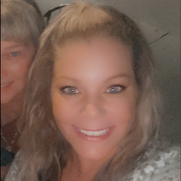 Profile Picture of Lauren Lecron (@lion809985) on Poshmark