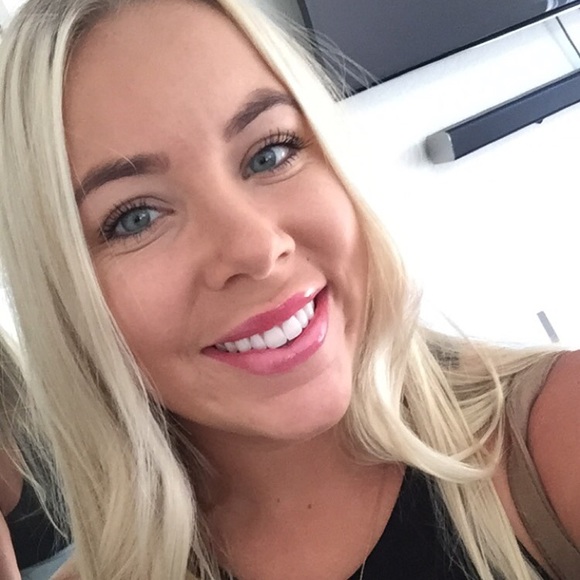 Profile Picture of Natasha Bahrami (@bahraminatasha) on Poshmark