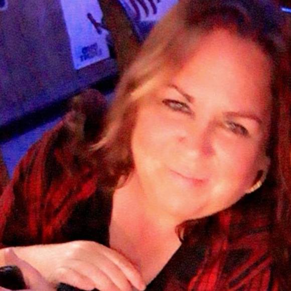 Profile Picture of Christine Prestia (@mob3) on Poshmark