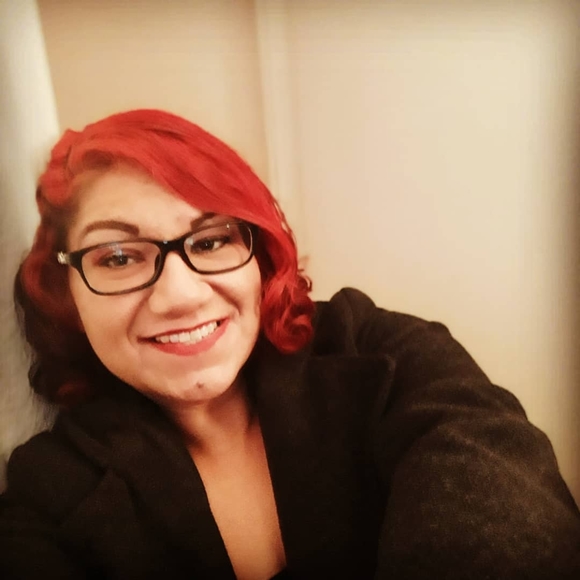 Profile Picture of Monique Olvera (@moniqueolvera) on Poshmark