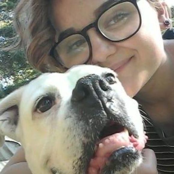 Profile Picture of Willow Moore (@willermoore) on Poshmark