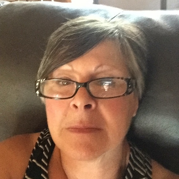 Profile Picture of Arline Mahoney (@arlinec) on Poshmark