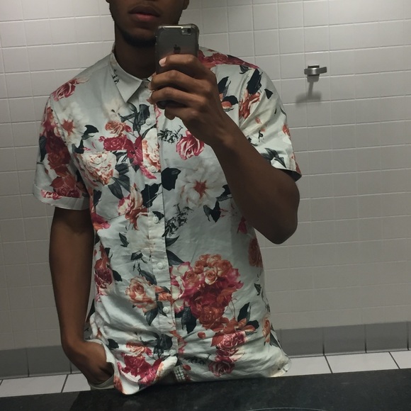 Profile Picture of Eric Andrews (@eandrews100) on Poshmark