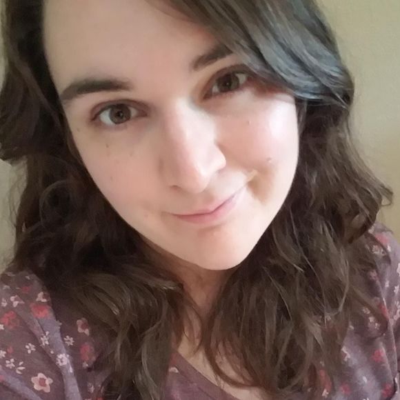 Profile Picture of Caitlyn Deimerly (@_caiterpillar) on Poshmark
