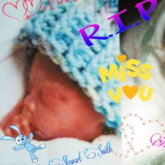 Profile Picture of Amber Manlove (@amanlove69) on Poshmark