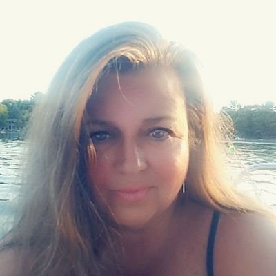 Profile Picture of Sharon Rust (@Rust64Rust) on Twitter