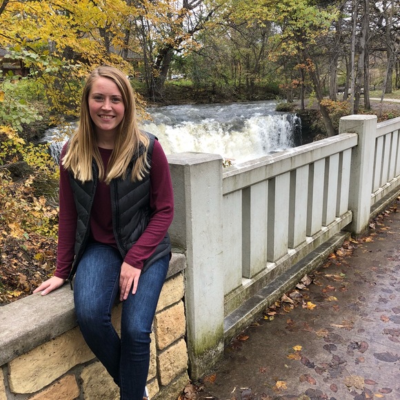 Profile Picture of Korlyna Keehr (@korlyna23) on Poshmark