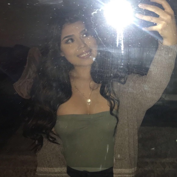 Profile Photo of Ivette Robles (@ivetterobles745) on Poshmark